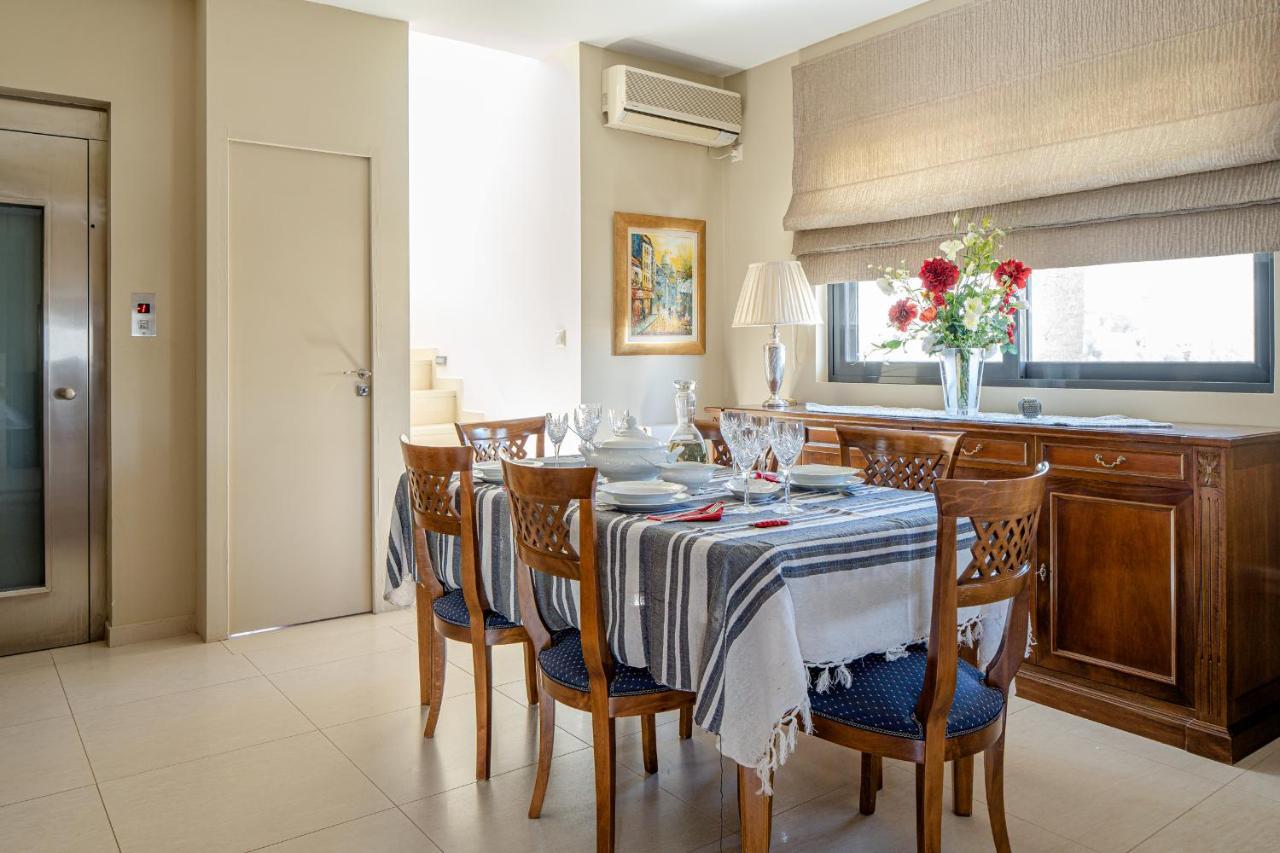 The Palm, & Airport Closeby - Pool Порто-Рафти