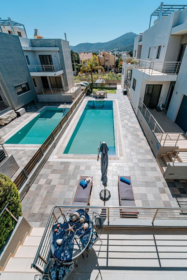 The Palm, & Airport Closeby - Pool